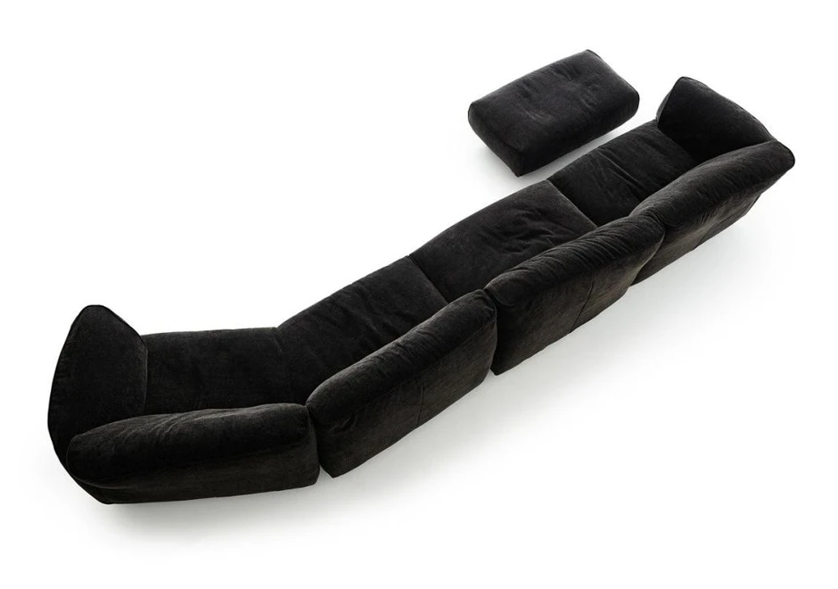 Sofá modular com encosto articulado e estofado em tecidopreto, visto de cima, em um fundo branco.