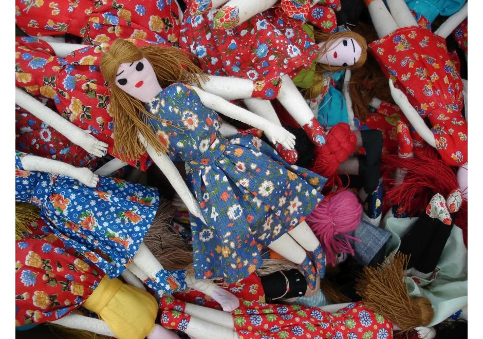 Poltrona edição limitada (Campana) com estrutura de aço inox e assento revestido com bonecas - foto 2