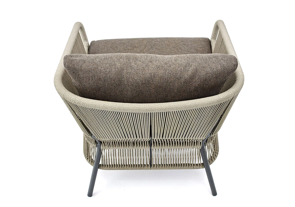 Poltrona externa CRICKET com estrutura de alumínio e assento revestido com fibra sintética trançada à mão - foto3