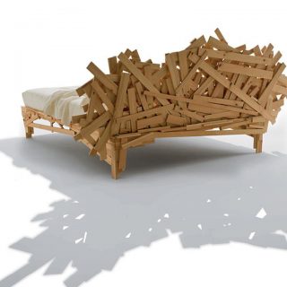 Cama Campana Favela com ripas de madeira Pinus fixadas manualmente, que remete às estruturas das casas das favelas - foto 4