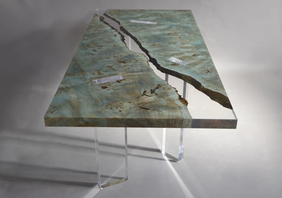 Mesa de jantar Uranus com tampo de duas tábuas de madeira de choupo e resina transparente - foto 3