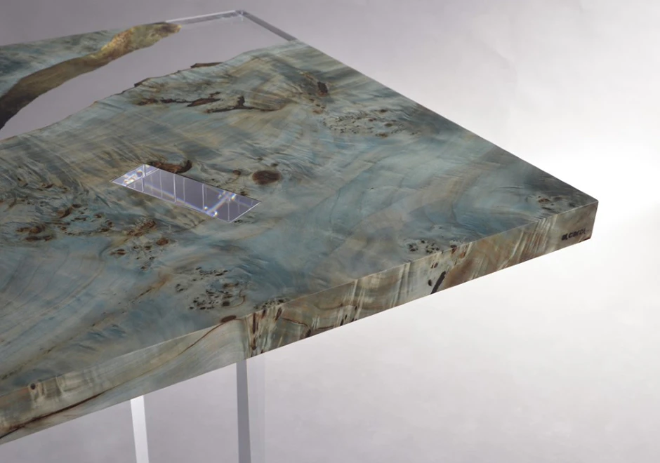 Mesa de jantar Uranus com tampo de duas tábuas de madeira de choupo e resina transparente - foto 4