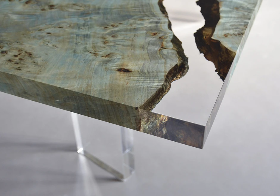 Mesa de jantar Uranus com tampo de duas tábuas de madeira de choupo e resina transparente - foto 5