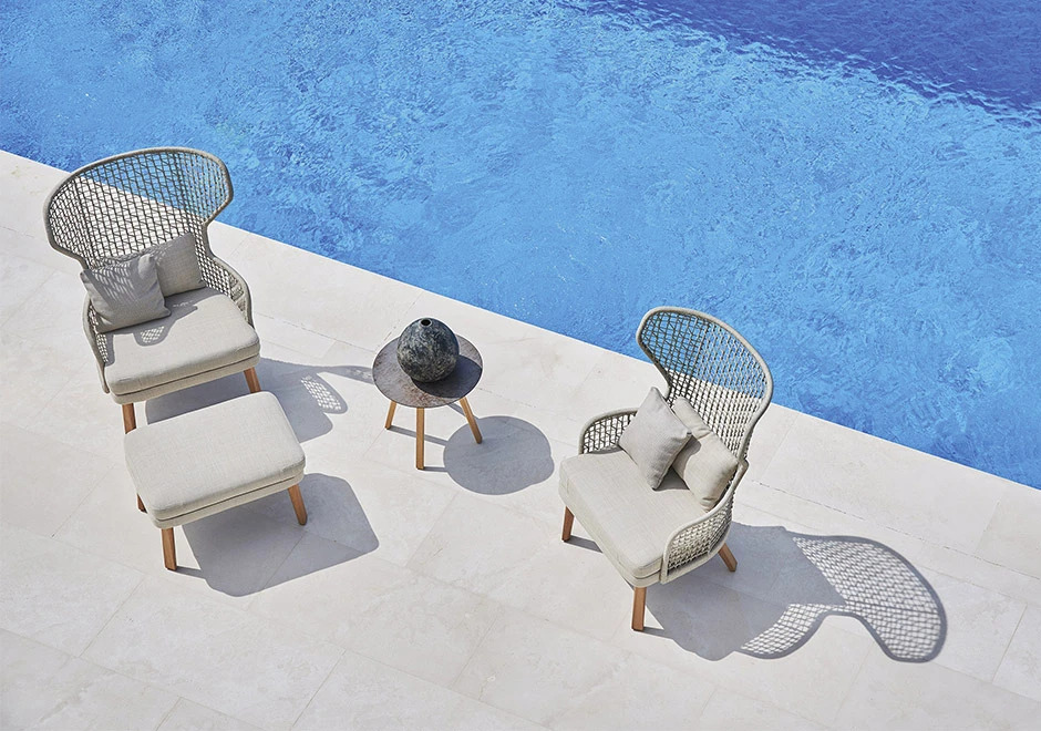 Poltrona externa EMMA BERGÈRE com estrutura de alumínio com pintura eletrostática em várias opções de cores. Revestida com fibra sintética e pés de alumínio ou de madeira Iroko natural - foto 4