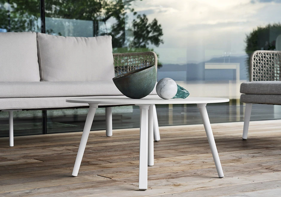 Mesa de apoio EMMA com estrutura em madeira Iroko natural ou em alumínio com pintura eletrostática. - foto 1