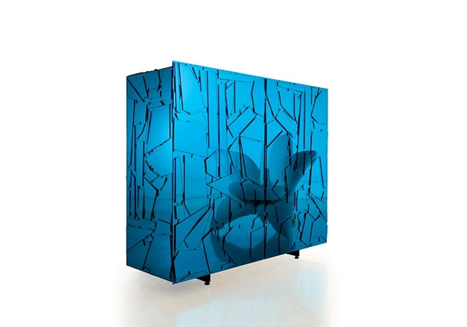 Armário Scrigno com estrutura de madeira revestida com fragmentos de Colorflex. Parte interna laqueada com tinta metalizada da mesma - foto 2