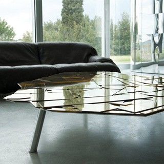 Mesa de centro design Brasília com pés em alumínio polido e tampo com placas de metacrilato Colorflex - foto 4