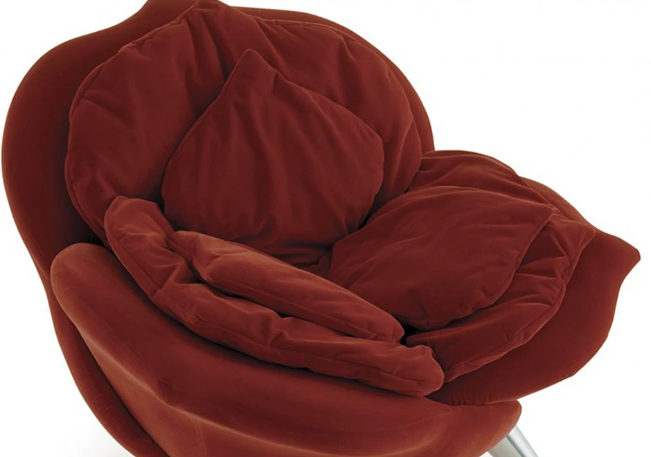 Poltrona design ROSE com estrutura de aço moldado em multicamadas, pés em alumínio escovado e o estofado de espuma de poliuretano é revestido em veludo - foto 2