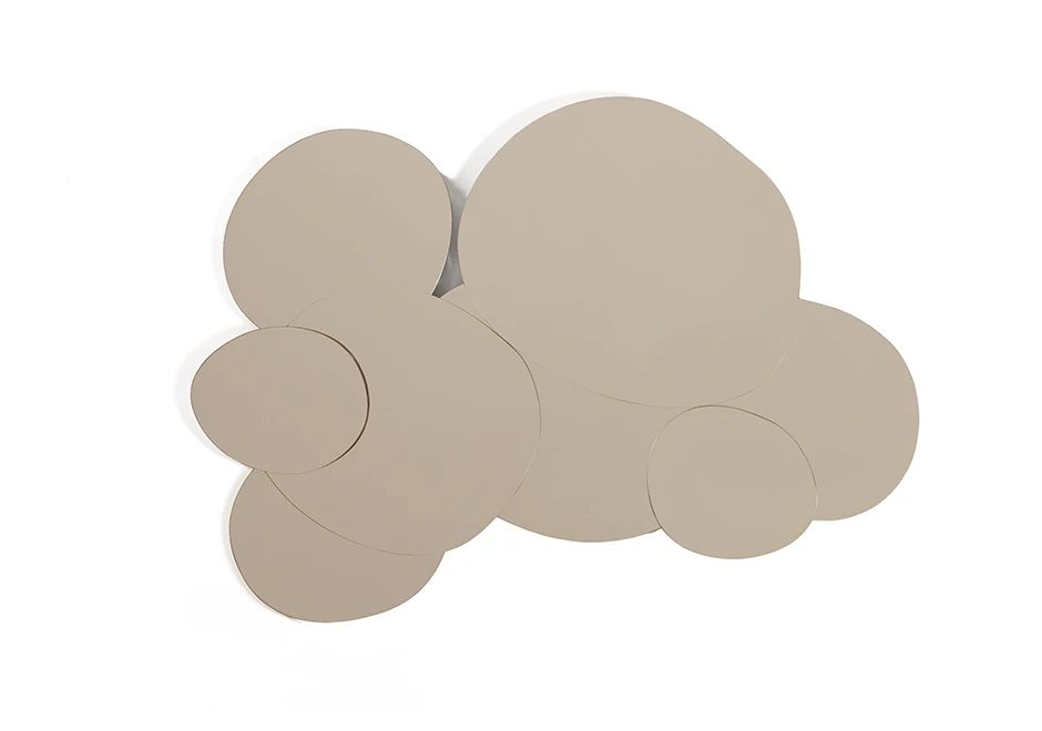 Espelho Clouds do Estúdio Campana tem estrutura de madeira e espelhos lapidados sobrepostos - foto 2