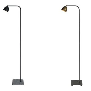 Luminária de chão Mira com estrutura em aço e acabamento grafite e a base de pedra e cúpula de metal preto fosco