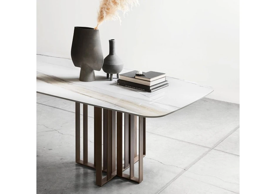 Mesa de jantar Shade com base em metal pintado e tampo de Carvalho, argila ou mármore reconstituído - foto 4