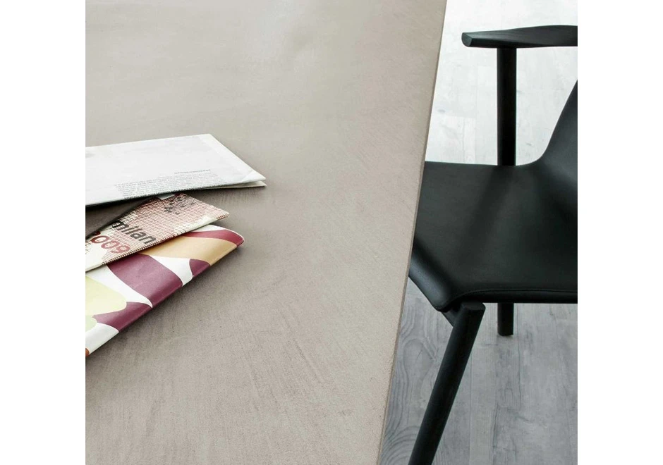 Mesa de jantar Shade com base em metal pintado e tampo de Carvalho, argila ou mármore reconstituído - foto 7