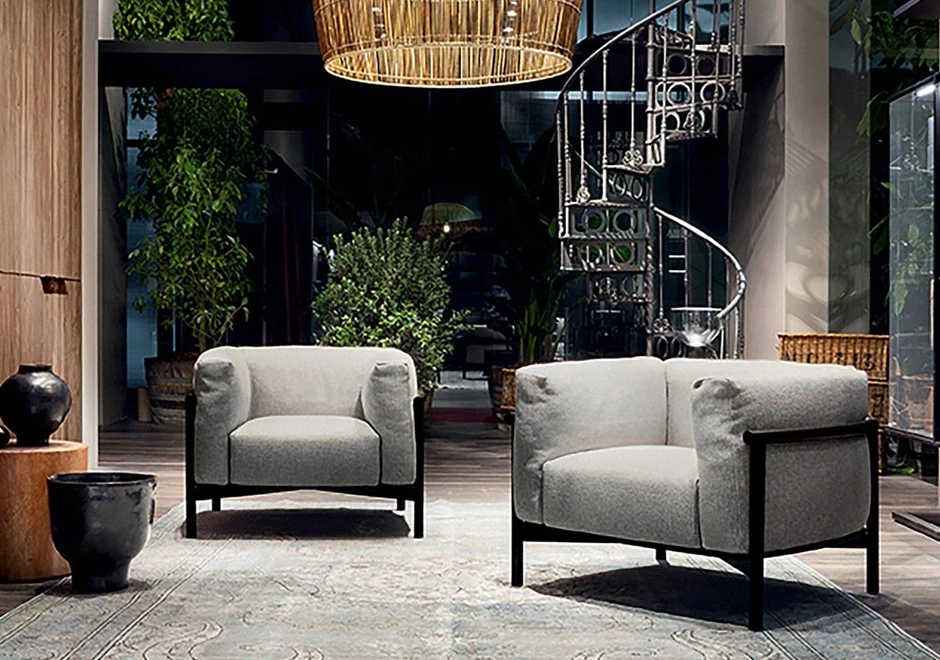 Poltrona de estilo nórdico TAIKI, por Chiara Andreatti, com estrutura de madeira de alta qualidade e estofada em couro ou tecido - foto 5