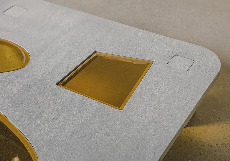 Mesa de centro Janelas 3 em mármore, quartzito ou granito esculpido. Tampo em três formas geométricas vazadas - foto 4