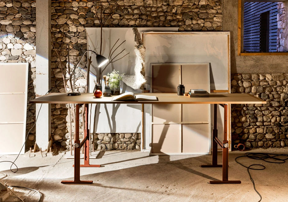 Mesa Brut com estrutura de ferro fundido pintado em poliéster e tampo de vidro transparente ou fumê - foto 9