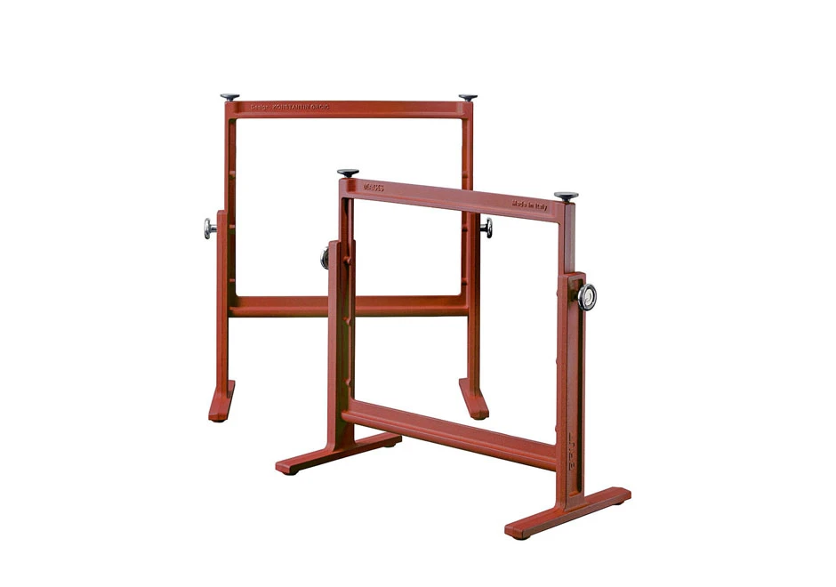 Mesa Brut com estrutura de ferro fundido pintado em poliéster e tampo de vidro transparente ou fumê - foto 6