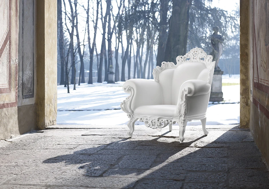 Poltrona outdoor Magis Proust com estrutura de polietileno nas cores laranja, vermelha, azul, branca, preta e multicor - foto 4