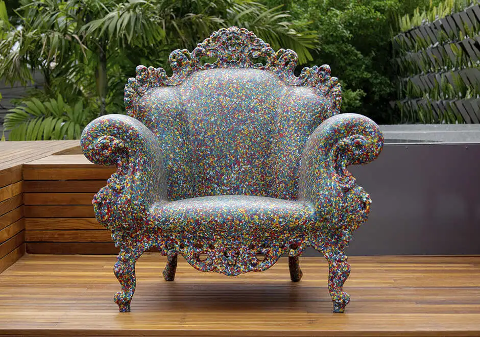 Poltrona outdoor Magis Proust com estrutura de polietileno nas cores laranja, vermelha, azul, branca, preta e multicor - foto 8