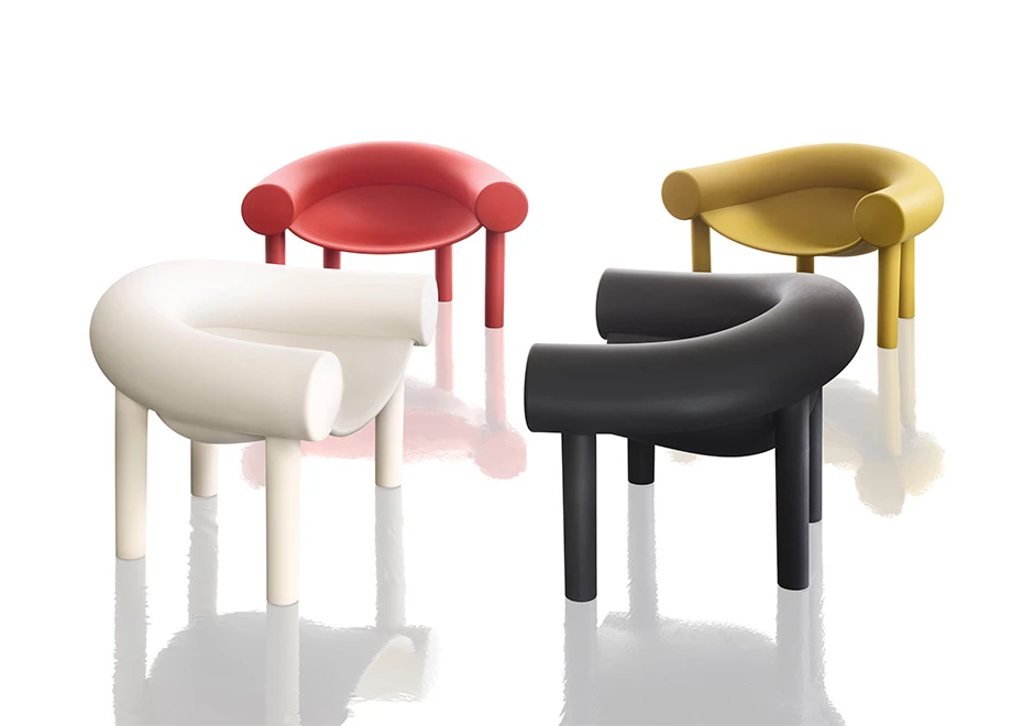 Poltrona design SAM SON com estrutura de polietileno, ideal para acomodação em áreas ao ar livre.