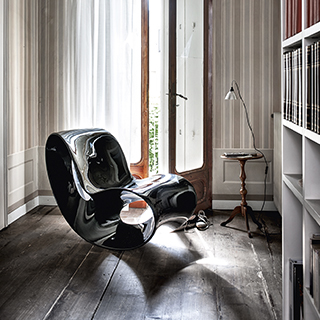 Poltrona design VOIDO, de Ron Arad, com estrutura de polietileno e disponível em seis cores - foto 8