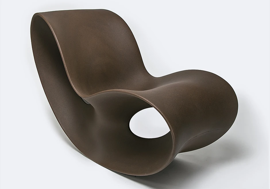 Poltrona design VOIDO, de Ron Arad, com estrutura de polietileno e disponível em seis cores - foto 5