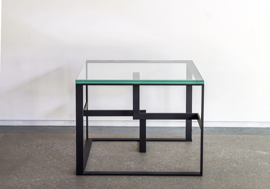 Mesa de apoio Trama com pés em aço carbono e pintura eletrostática. Tampo em vidro ou mármore foto 2