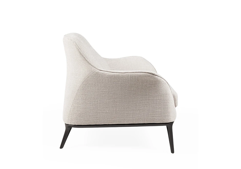 Poltrona alto padrão SIENA com base em madeira, acabamento em pintura laca, laca metalizada e verniz e estofado de tecido - foto 3