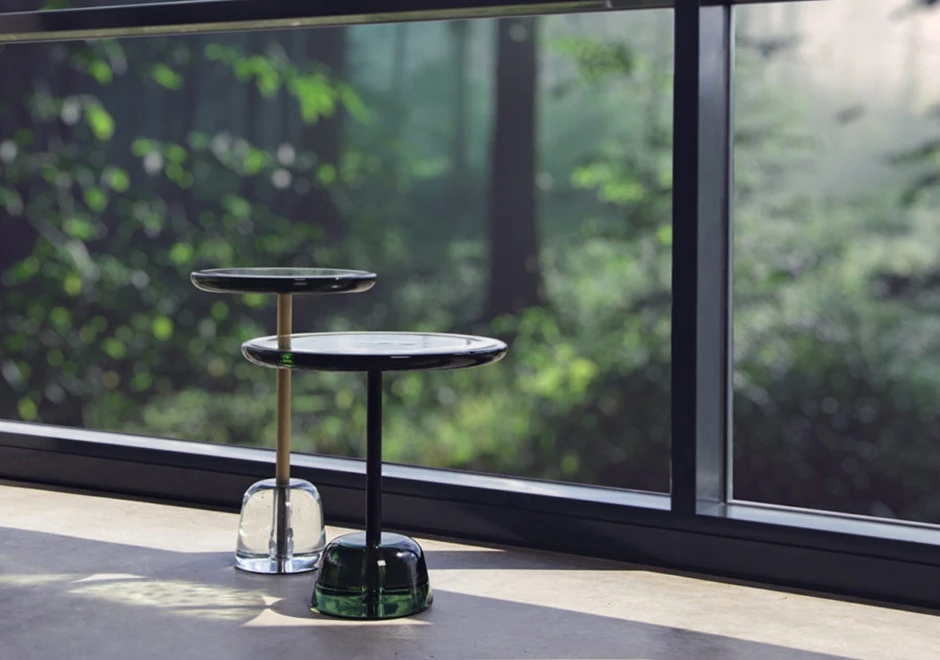 Mesa de apoio Pina com de latão ou aço e tampo em vidro fundido transparente ou colorido - foto 1