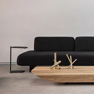 Mesa de apoio Galaxy com estrutura de metal e microtextura preta e tampo em Louro Freijó, Carvalho preto ou Pau Ferro - foto 5