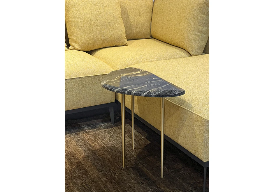 Mesa de apoio Landutim com tampo em quartzo, granito ou mármore lapidados. Pés de bronze fosco ou envelhecido - foto 3