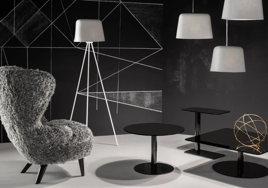 Mesa de apoio Flash Circle com base de aço e acabamento em latão escovado, cromado ou pintado de preto. Tampo de vidro espelhado ou mármore - foto 1