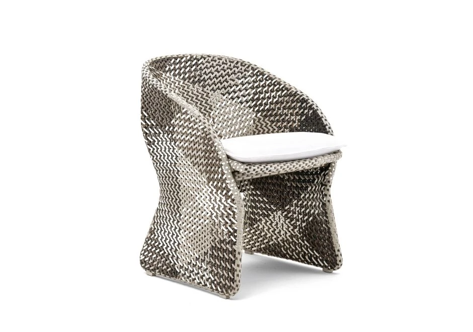 Poltrona outdoor MAAT com estrutura de alumínio, fibras sintéticas coloridas trançadas à mão e almofada de assento em tecido e espuma de drenagem Dryfeel - foto 4