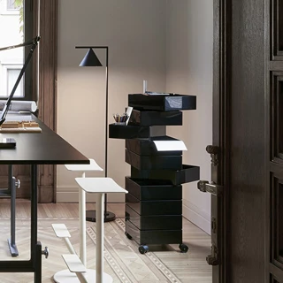 Gaveteiro 360° com haste de alumínio, bandeja e gavetas de ABS. Disponível em dois tamanhos e cores diversas