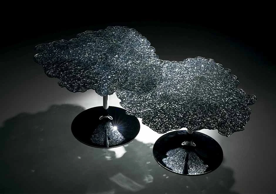 Mesa de designer DIAMANTE com base em aço polido e tampo em fios de policarbonato translúcidos, tramados à mão - foto 1