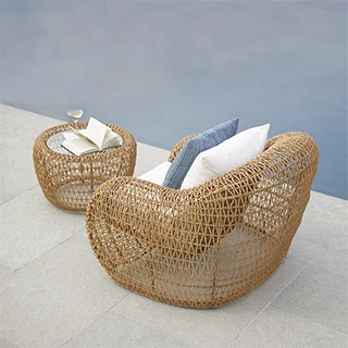 Poltrona externa BALOU com estrutura de aço com pintura eletrostática coberta por fibra sintética de diferentes tons trançada à mão. foto10