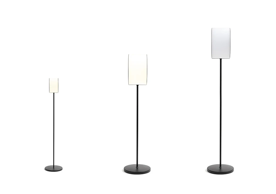 Luminária de chão Lost em plástico ABS pintado, com difusor multi-led. Base em alumínio fundido e a haste de aço pintado - foto 6