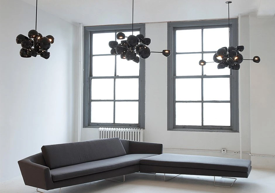 Luminária de teto Kopra Burst com estrutura em aço, pintura eletrostática e 15 cúpulas de alumínio - foto 2