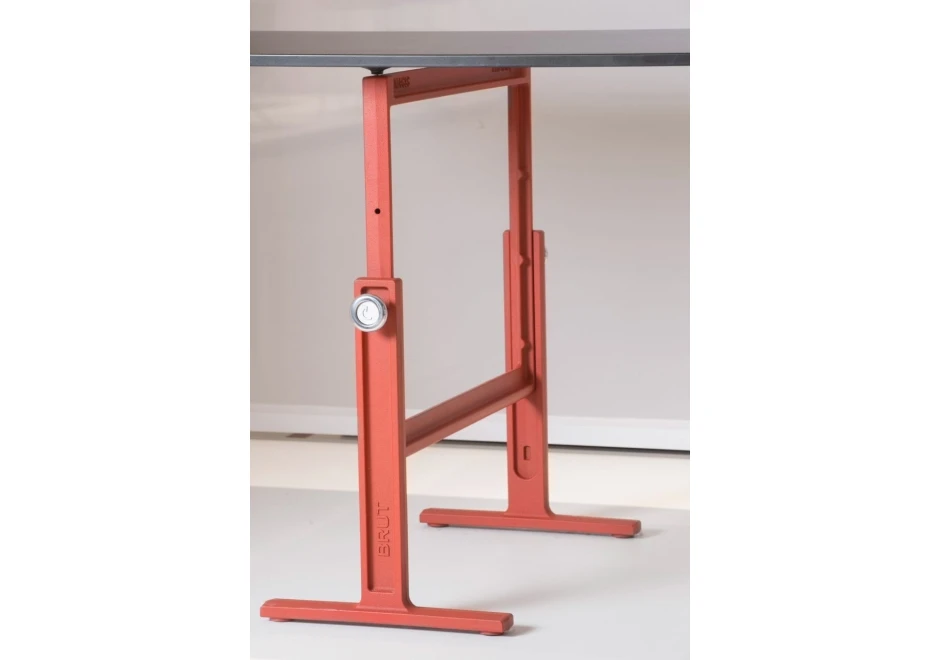 Mesa Brut com estrutura de ferro fundido pintado em poliéster e tampo de vidro transparente ou fumê - foto 7