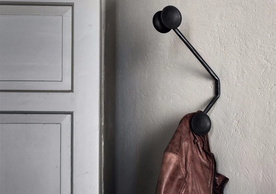 Cabideiro Officina tem estrutura de ferro galvanizado ou pintado e ganchos de borracha - foto 4