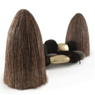 Armário Cabana com estrutura e cinco prateleiras de metal laqueado, revestida por fios de ráfia sintética