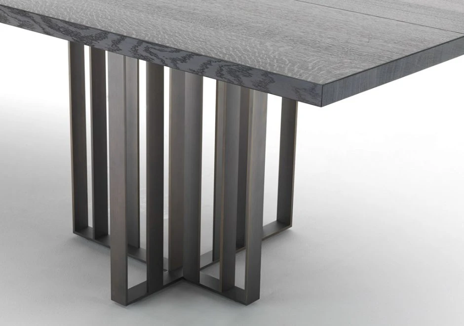 Mesa de jantar Shade com base em metal pintado e tampo de Carvalho, argila ou mármore reconstituído - foto 5