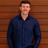 Tufi Mousse veste camisa azul marinho.