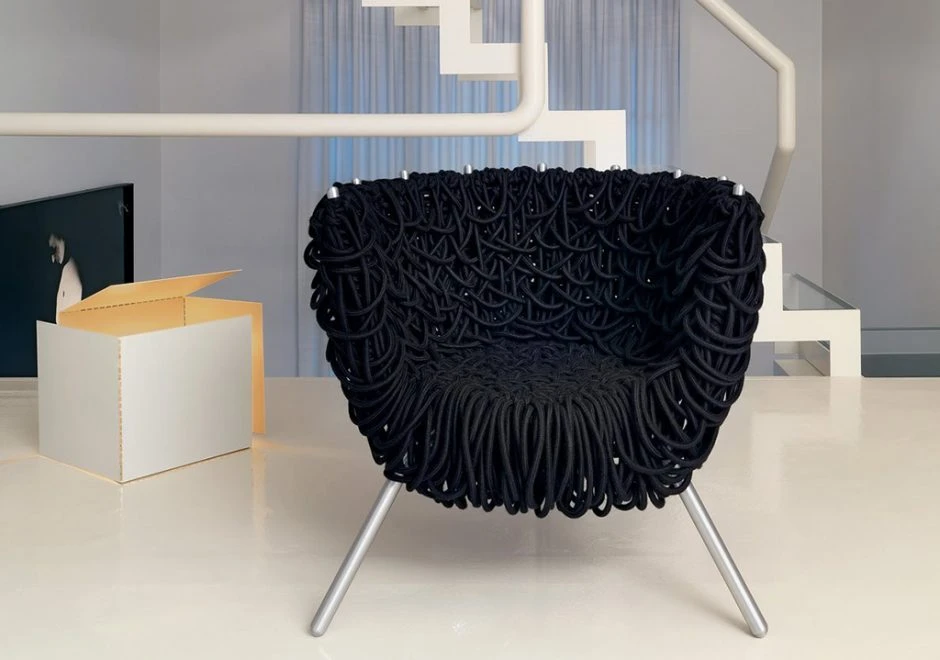 Poltrona VERMELHA com estrutura de aço, pés em alumínio escovado e assento de cordas - foto 6