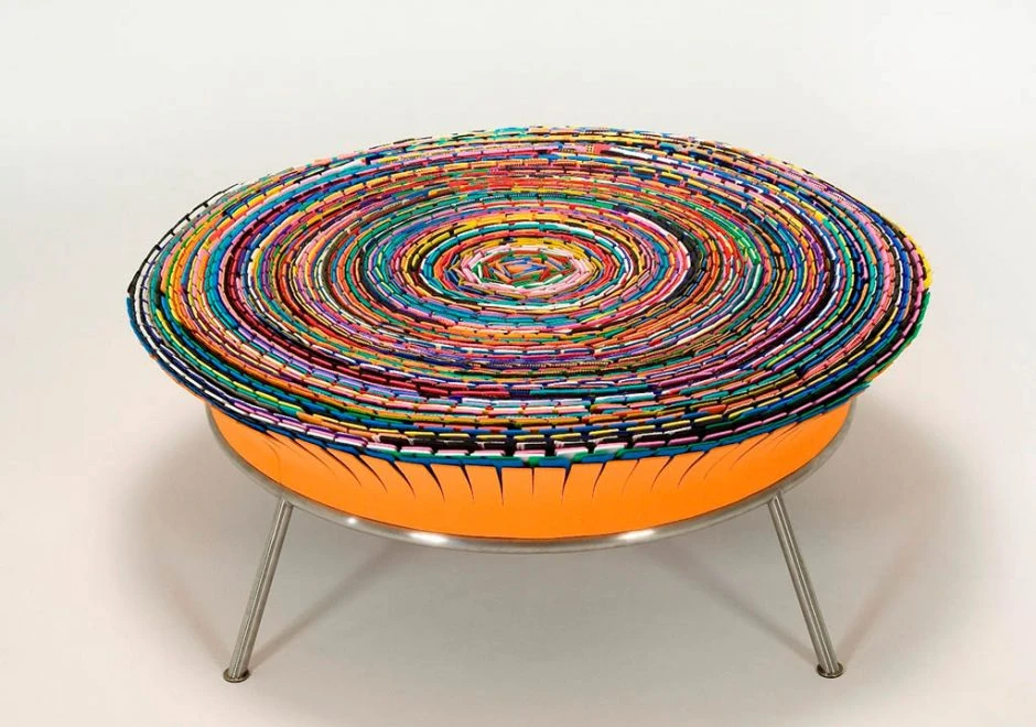 Banco edição limitada Vitória Régia com estrutura em aço inox e assento em sushi de carpete, borracha, tecido e EVA - foto 3