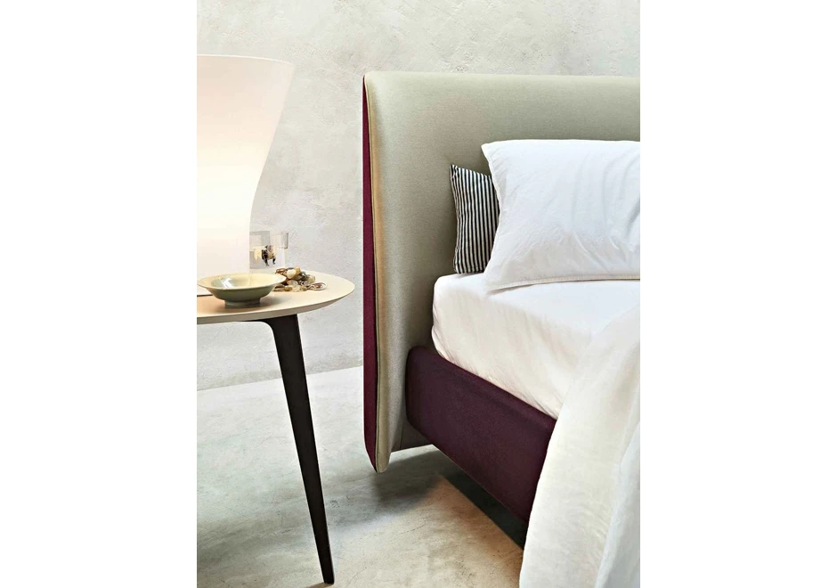 Cama Edel com estrutura em madeira maciça, cabeceira alta, estofada com capa removível em tecido ou couro - foto 6