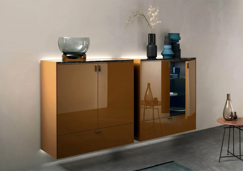 Móvel bar LT40 com duas portas e uma gaveta em madeira laqueada, tampo de mármore na parte superior e prateleiras internas de vidro - foto 2