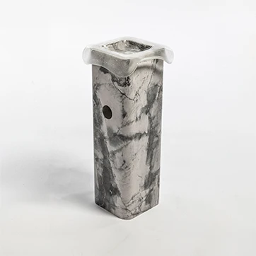 Cinzeiro Bloco com base em mármore, granito ou cimento e tampo de vidro é fundido
