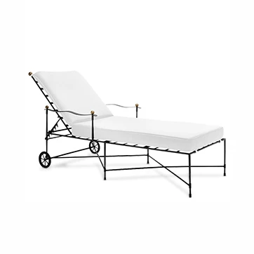 Chaise para área externa Amalf com estrutura de aço inoxidável e pintura eletrostática, com braço