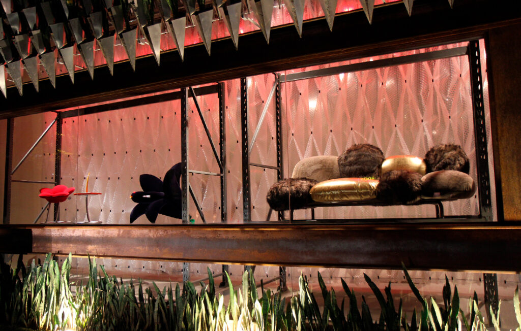 Exposição Arte de Sentar com Arte - Estúdio Campana 2011