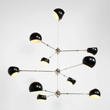 Luminária de teto Tri Boi com três hastes de aço e cúpulas articuladas de alumínio, ambas com pintura eletrostática